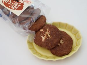 高峰堂 橅喰木(ブナクッキー) ホワイトチョコ風味開封後